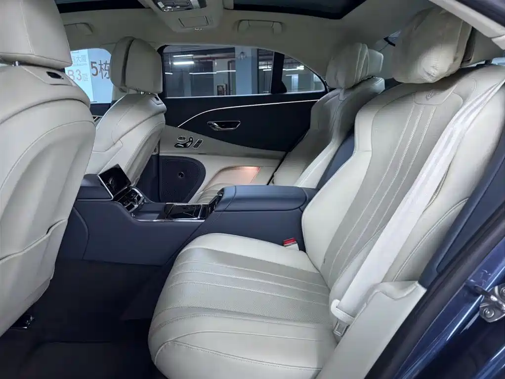 Bentley Flying Spur 2021 — фото 12