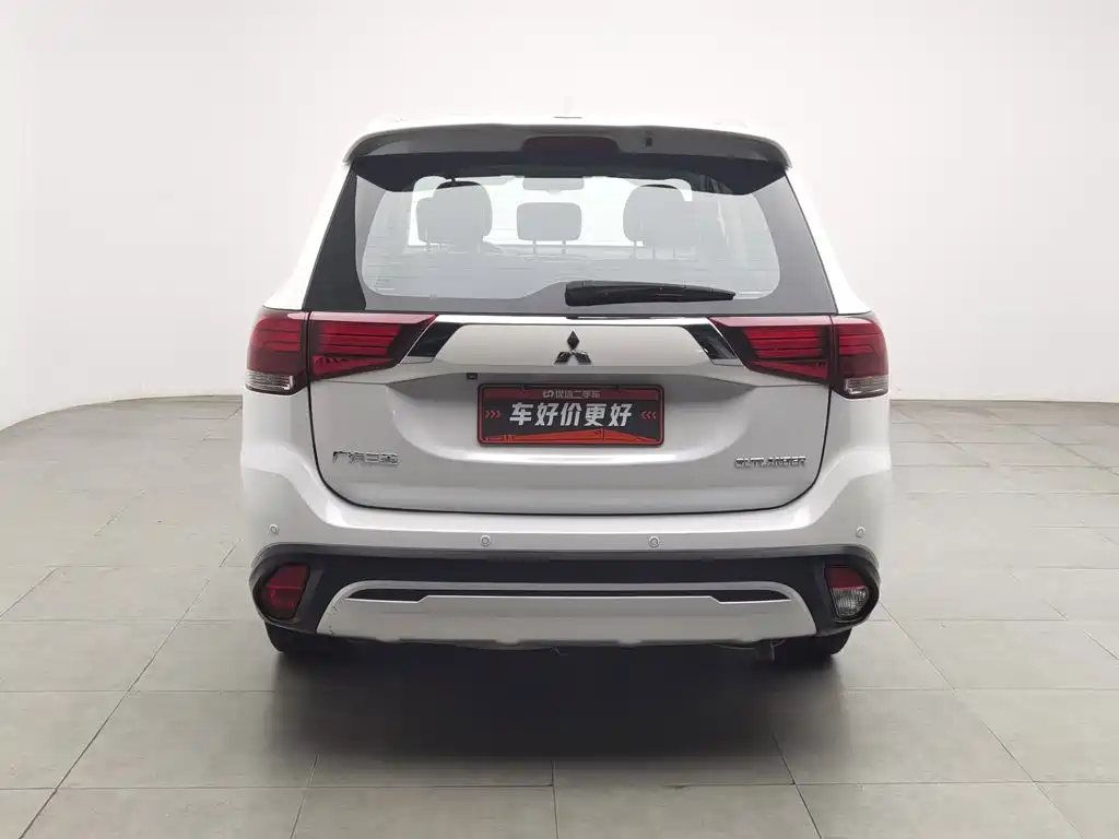 Mitsubishi Outlander 2019 — фото 4