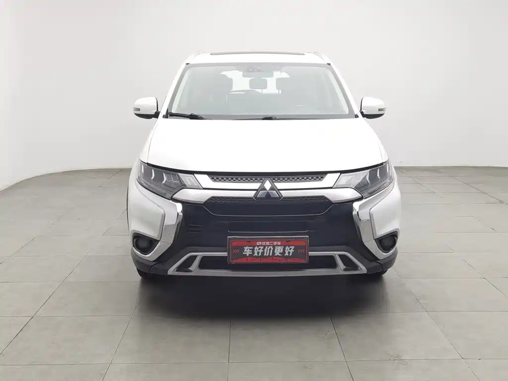 Mitsubishi Outlander 2019 — фото 3