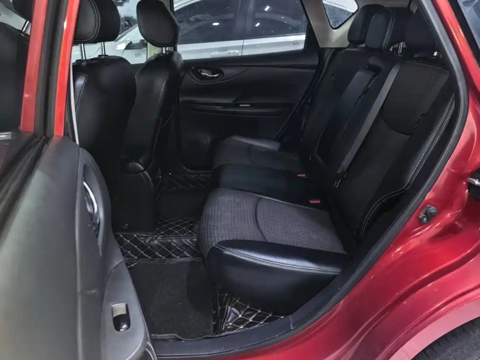Nissan Tiida 2018 — фото 17