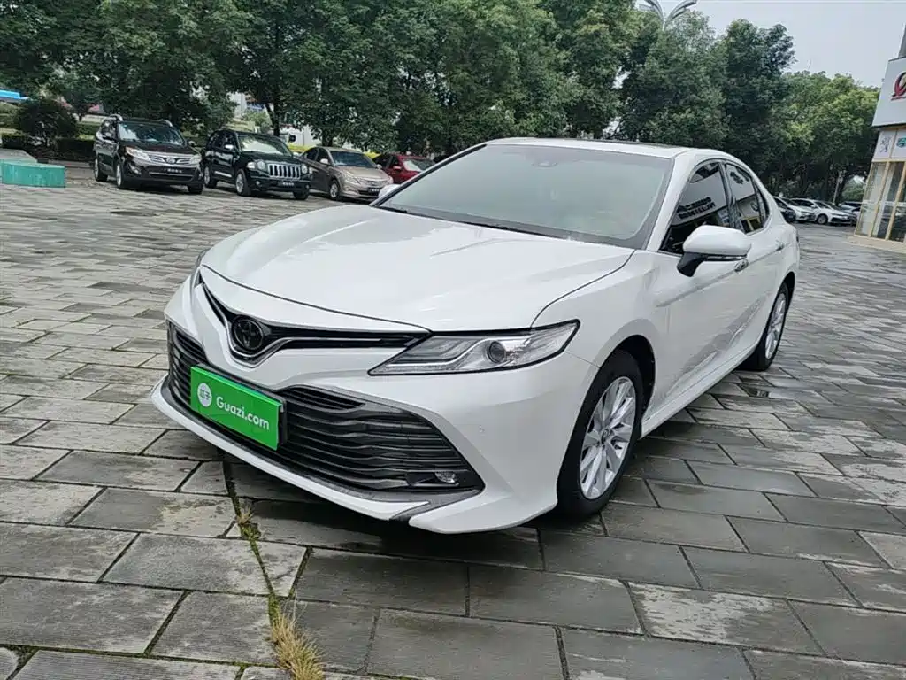 Toyota Camry 2020 — фото 2