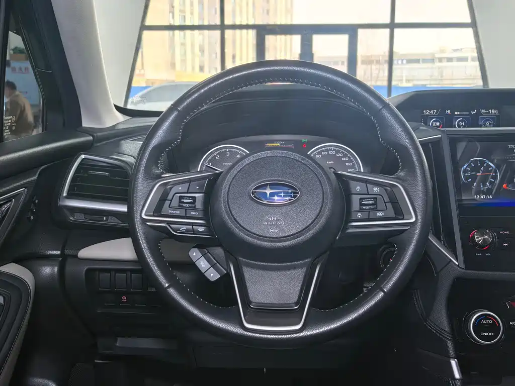 Subaru Forester 2022 — фото 12