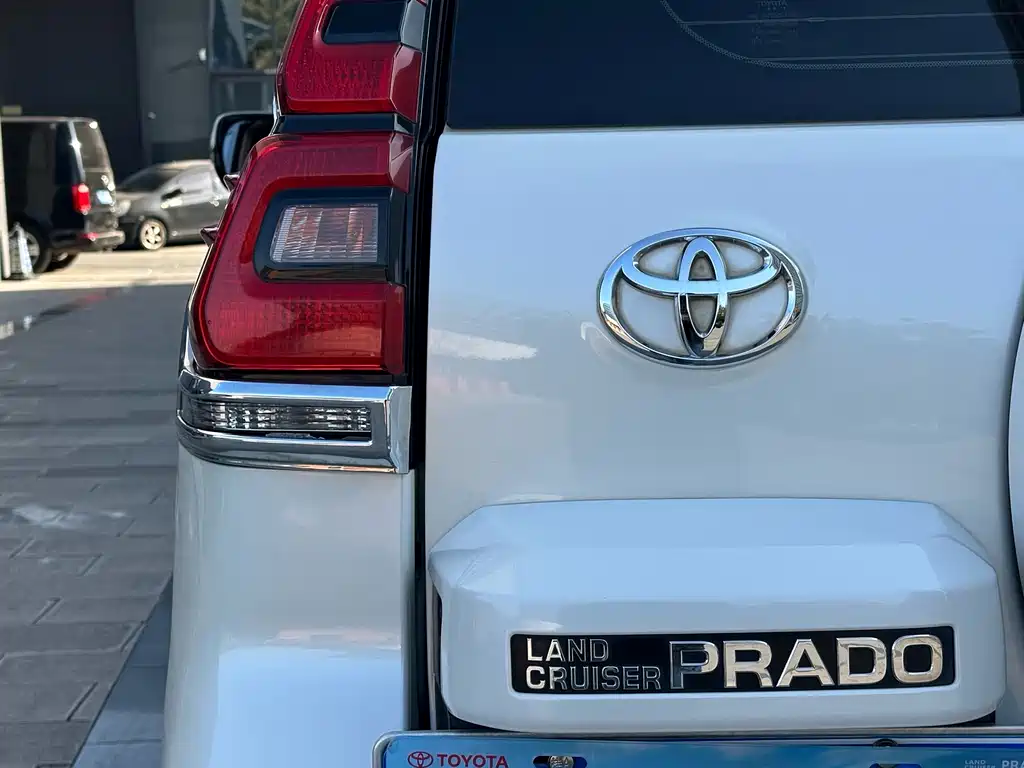 Toyota Prado 2018 — фото 16