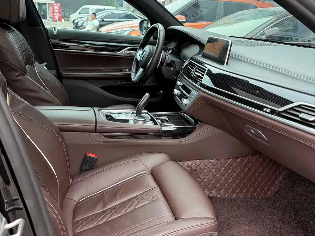 BMW 7 Series 2021 — фото 15