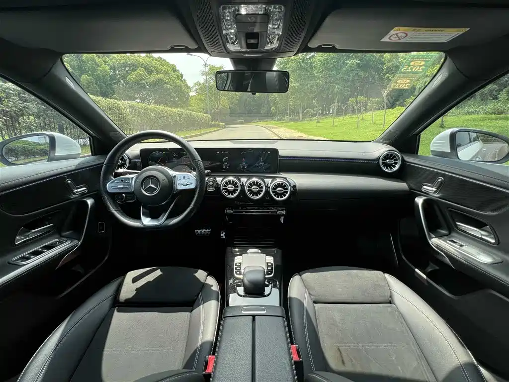Mercedes-Benz A-Class 2019 — фото 16