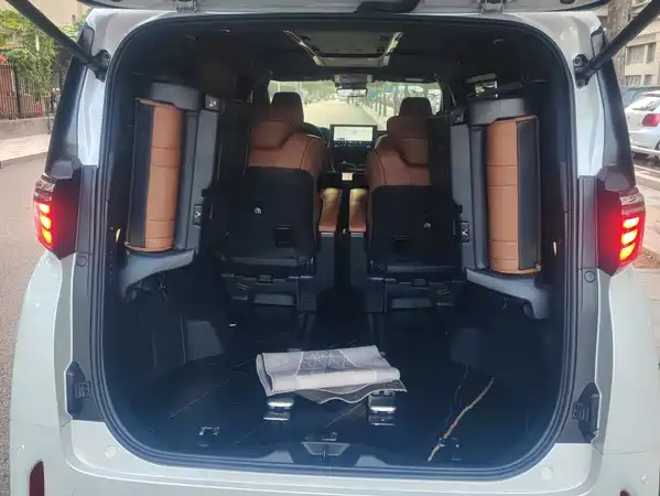 Toyota Alphard 2024