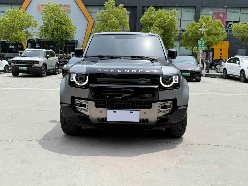 Land Rover Defender 2023 — фото 2