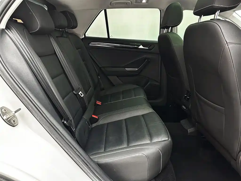 Volkswagen T-Roc 2022 — фото 14