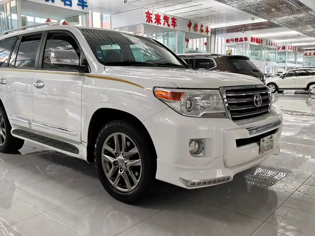 Toyota Land Cruiser 2014 — фото 3