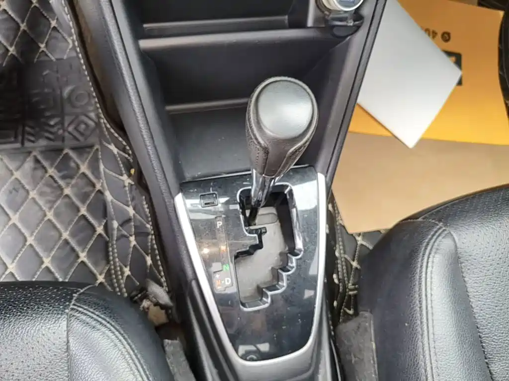 Toyota Yaris L 2019 — фото 14