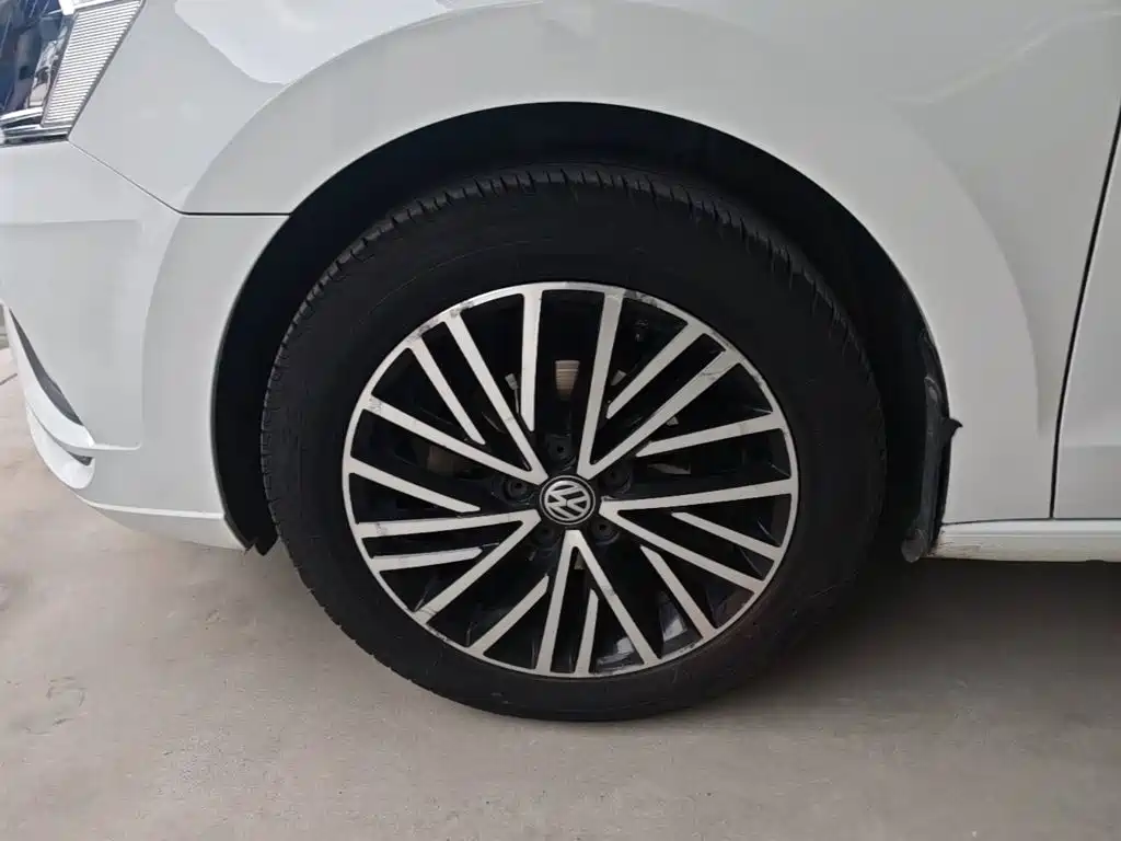 Volkswagen Jetta 2019 — фото 23