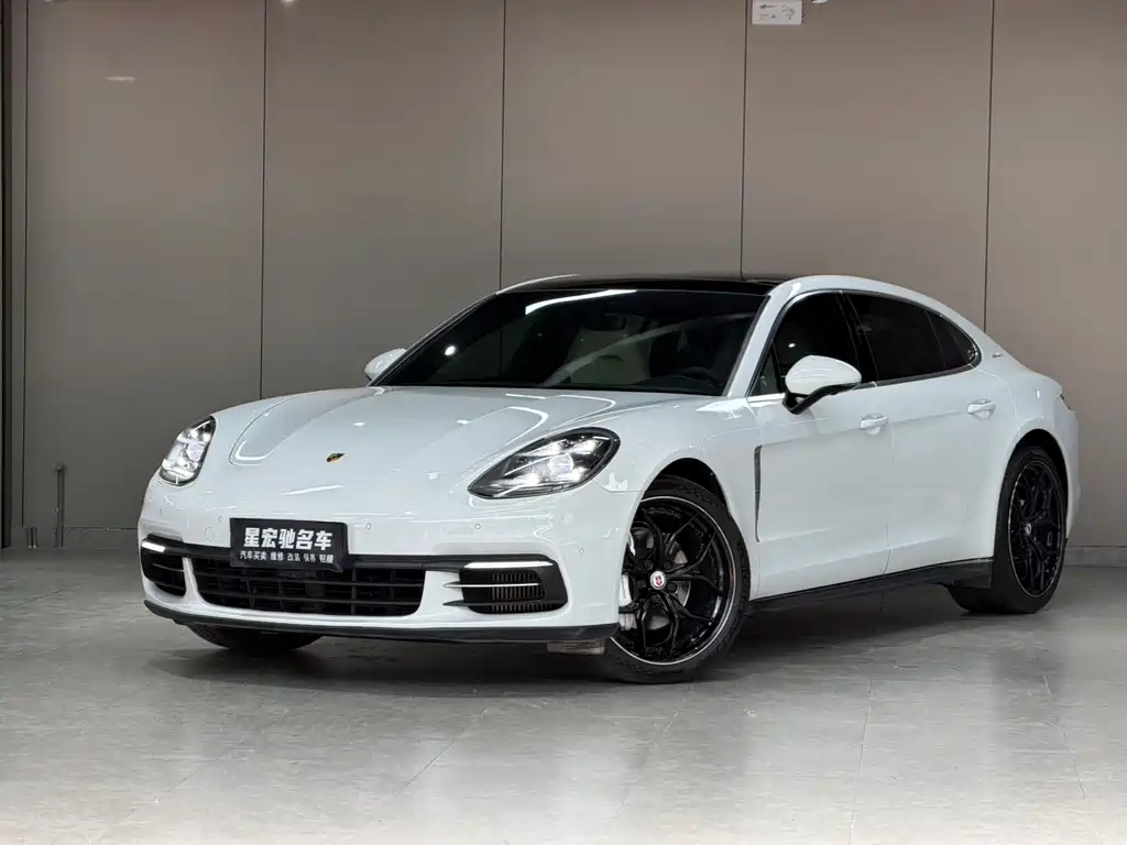Porsche Panamera 2019 — фото 1