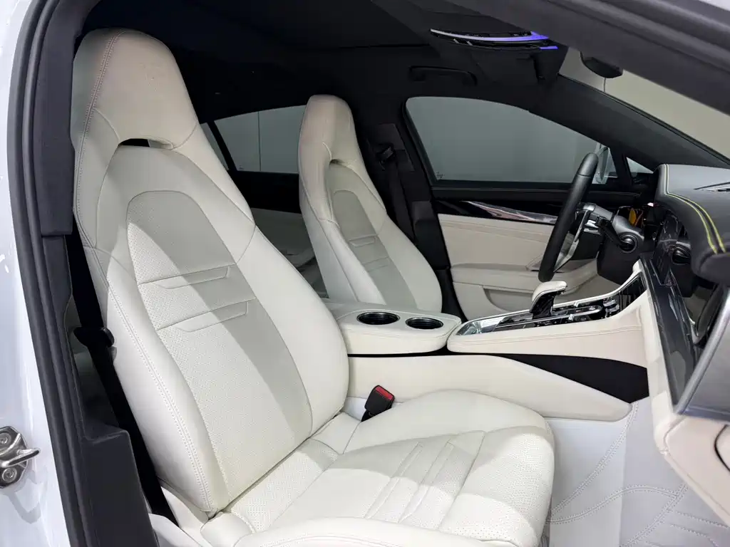 Porsche Panamera 2019 — фото 12