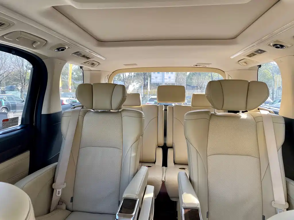Toyota Alphard 2020 — фото 6