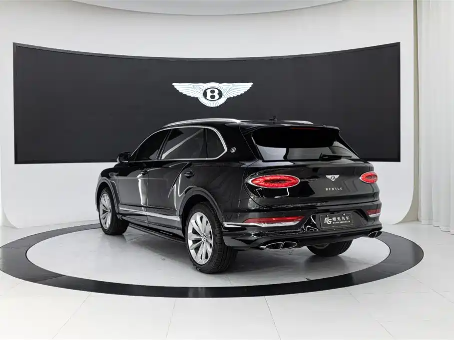 Bentley Bentayga 2025 — фото 7