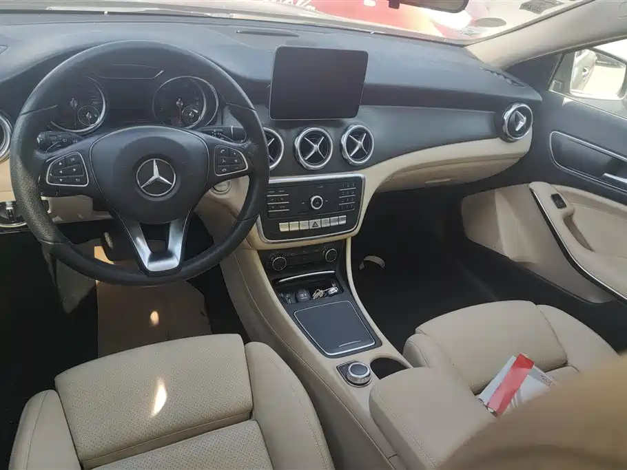 Mercedes-Benz GLA 2018 — фото 12