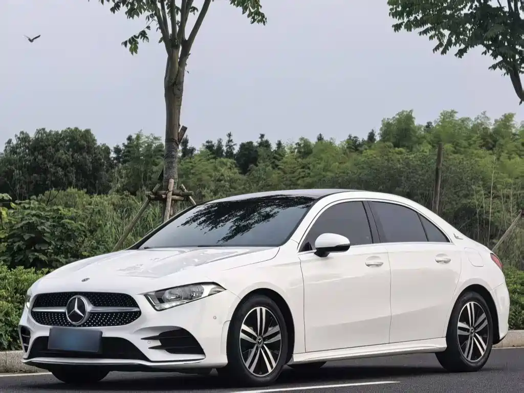 Mercedes-Benz A-Class 2019 — фото 2