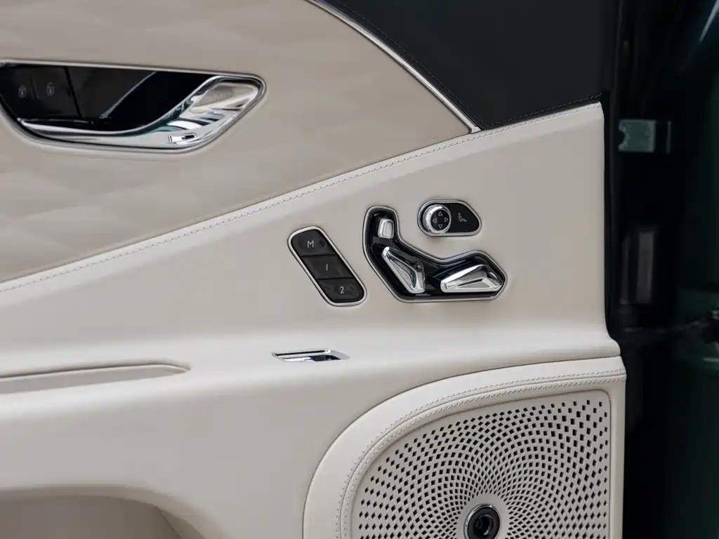 Bentley Flying Spur 2021 — фото 21