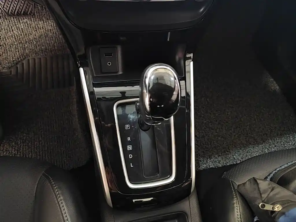 Nissan Sylphy 2018 — фото 14