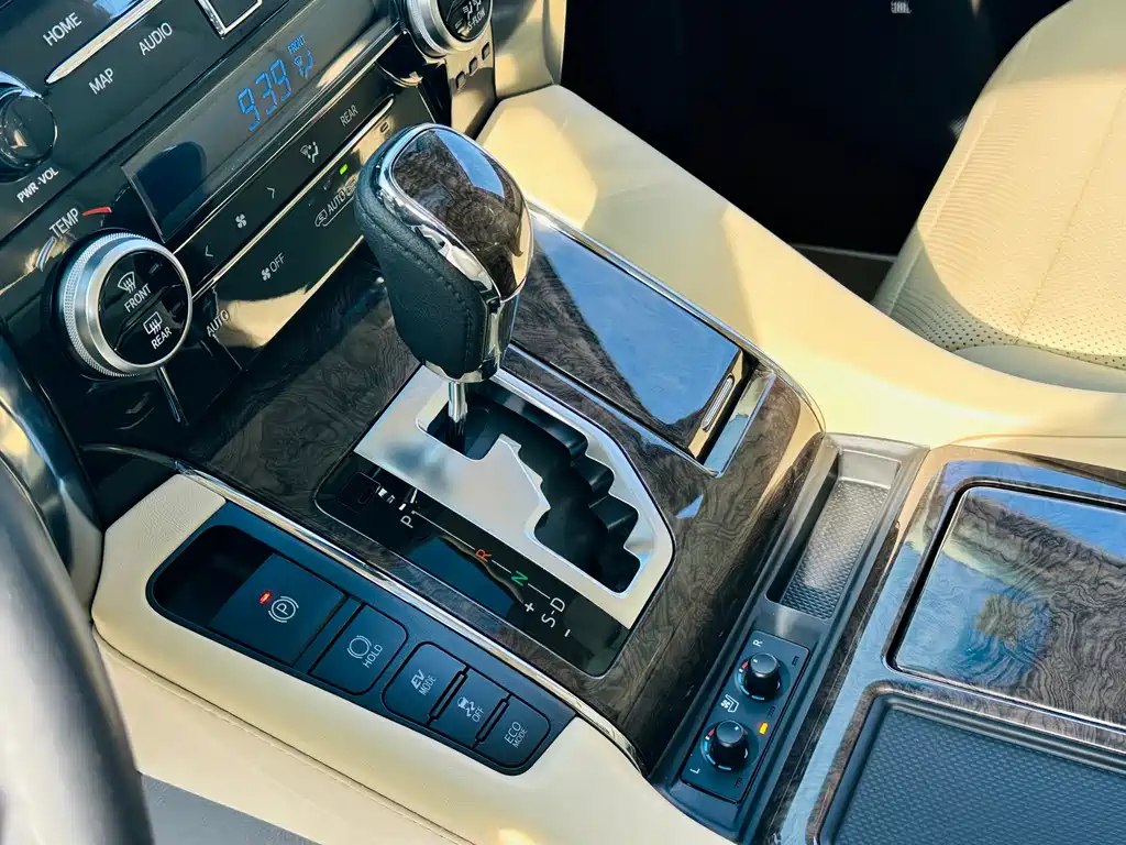 Toyota Vellfire 2021 — фото 18