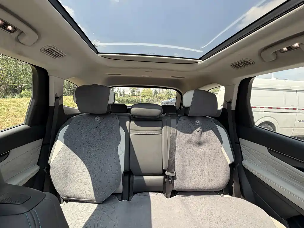 Ford Edge 2023 — фото 12