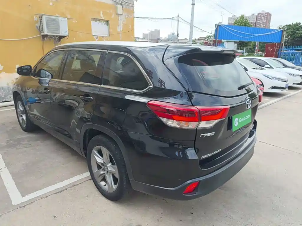 Toyota Highlander 2021