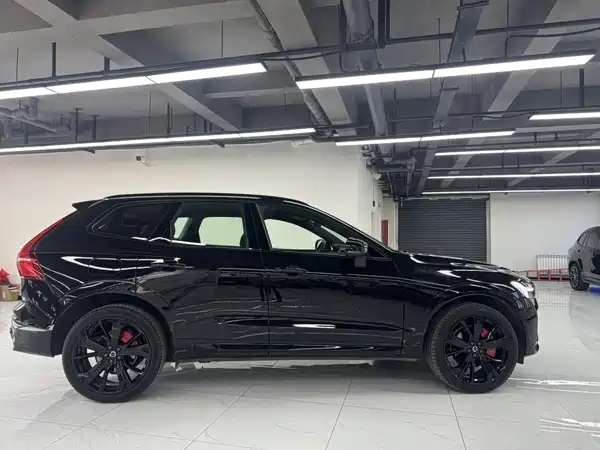 Volvo XC60 2025