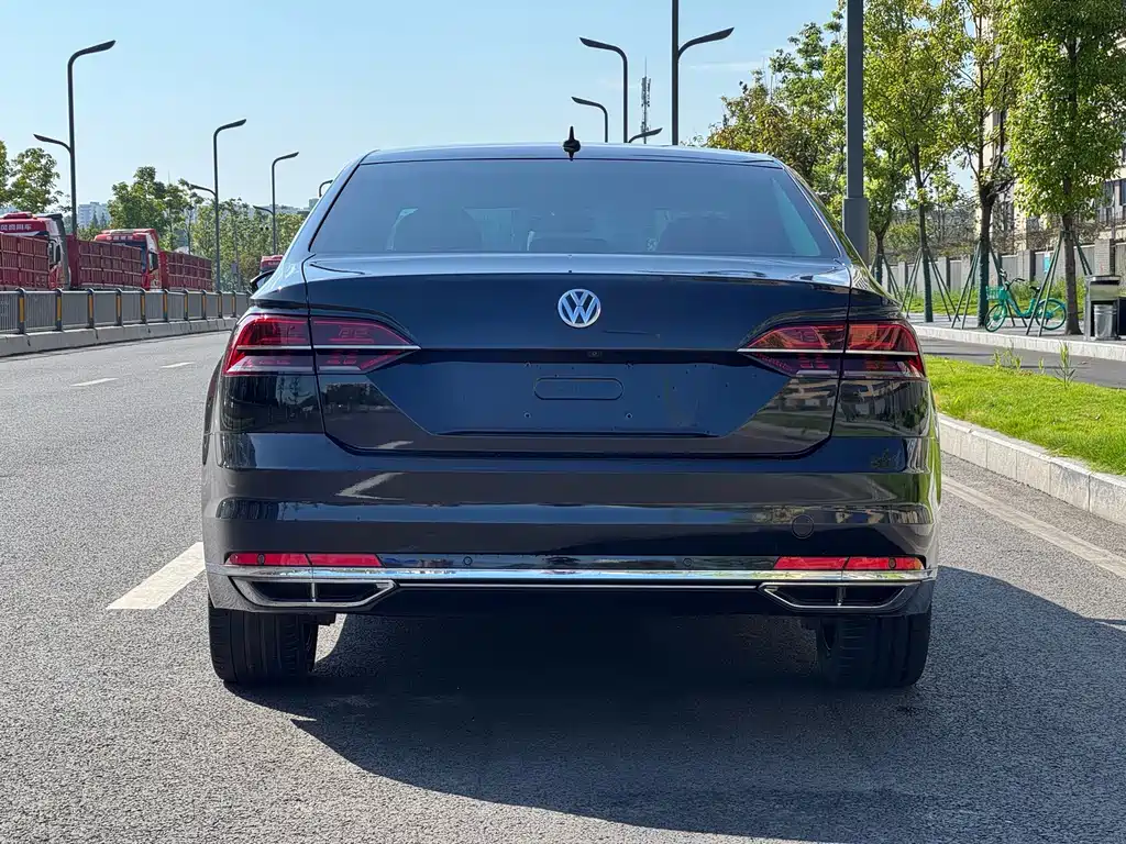 Volkswagen Phideon 2018 — фото 16