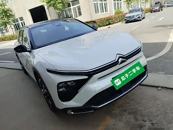 Citroën Versailles C5 X 2021