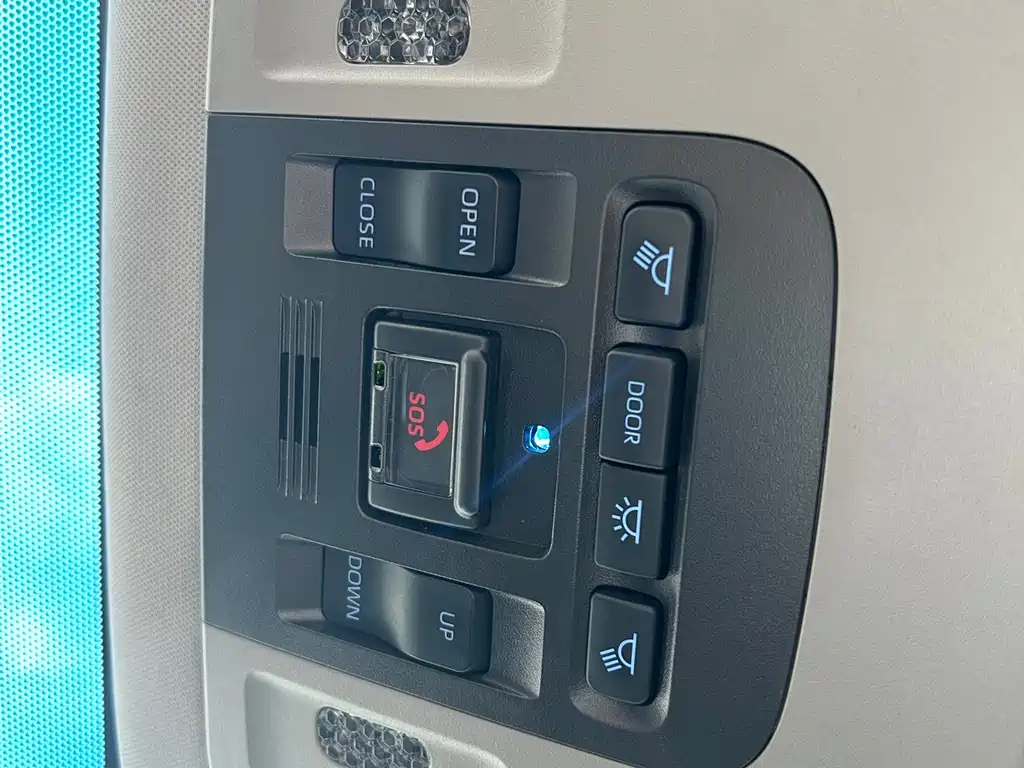 Toyota Camry 2023 — фото 14