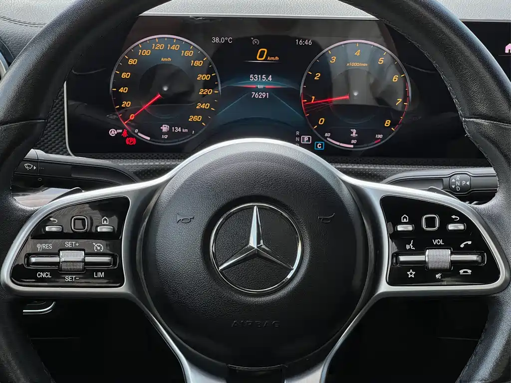 Mercedes-Benz A-Class 2019 — фото 19