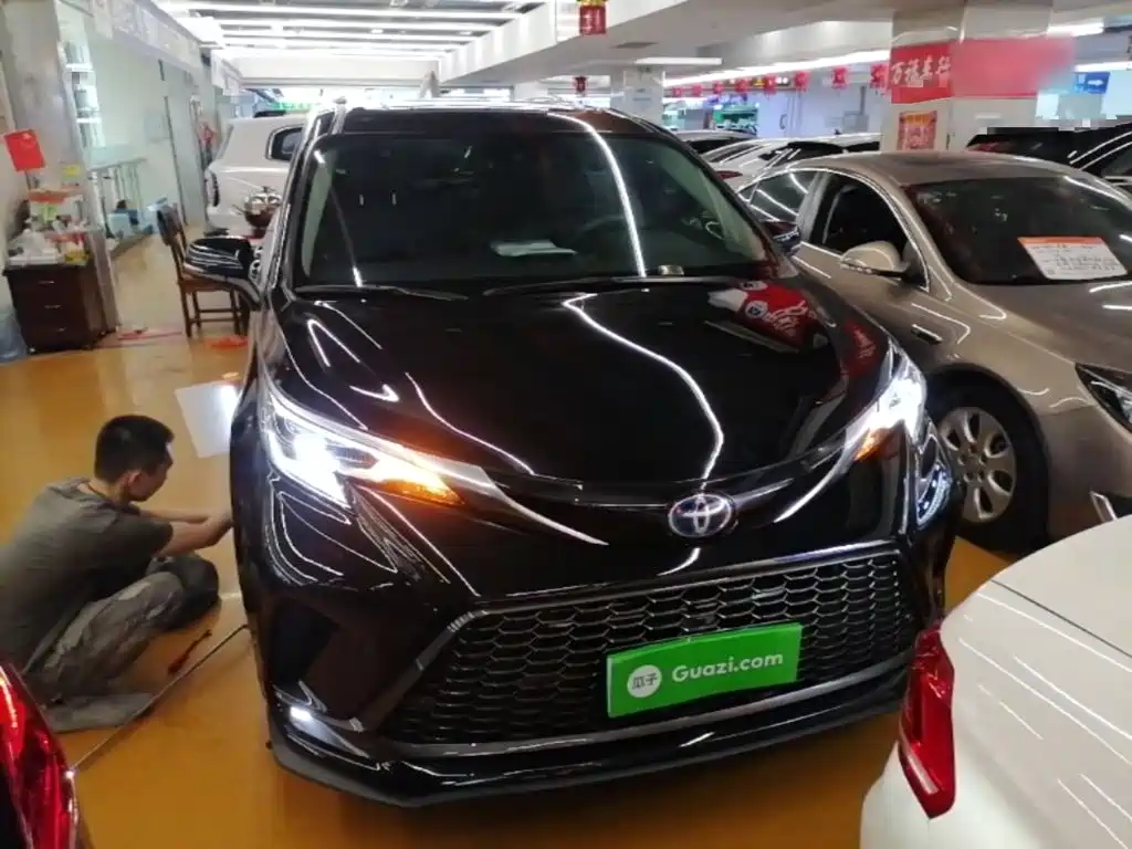 Toyota Granvia 2024