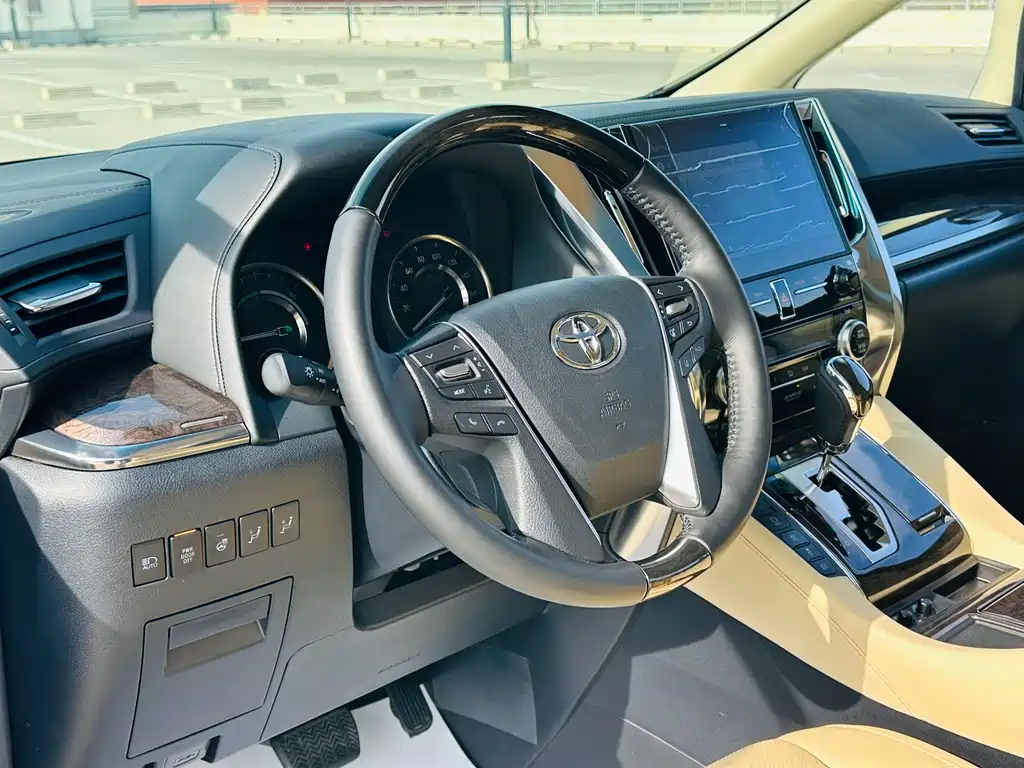 Toyota Vellfire 2021 — фото 11