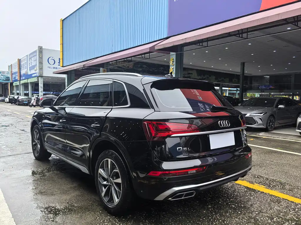 Audi Q5L 2022 — фото 20