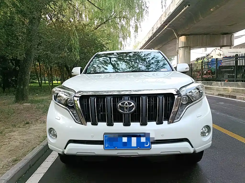 Toyota Prado 2017 — фото 3