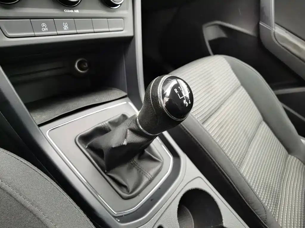 Volkswagen Touran 2017 — фото 13