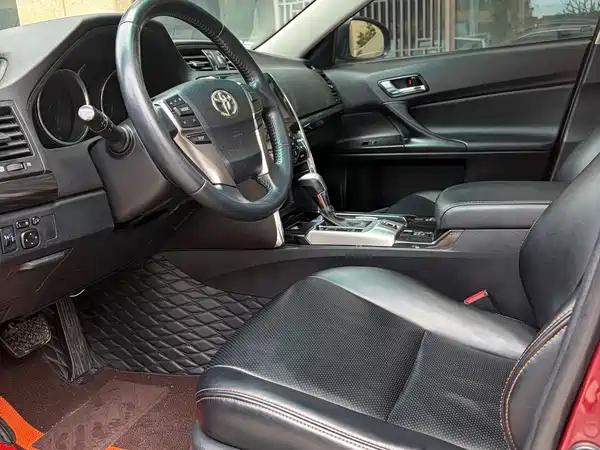 Toyota Reiz 2012