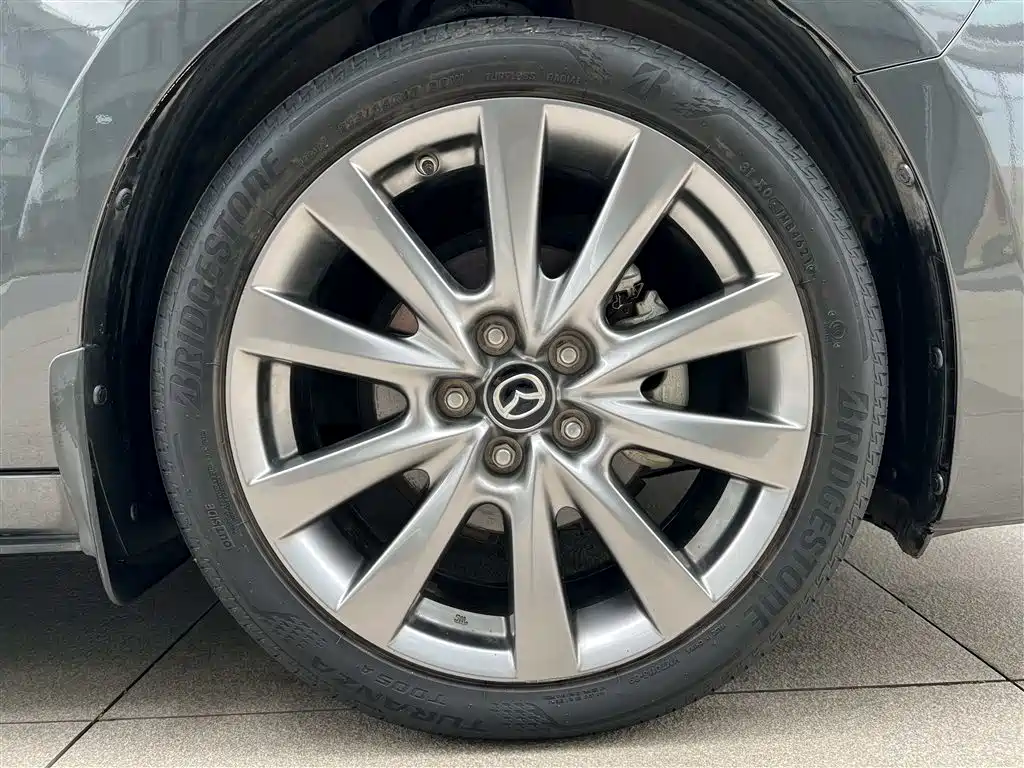 Mazda 3 Axela 2022 — фото 13