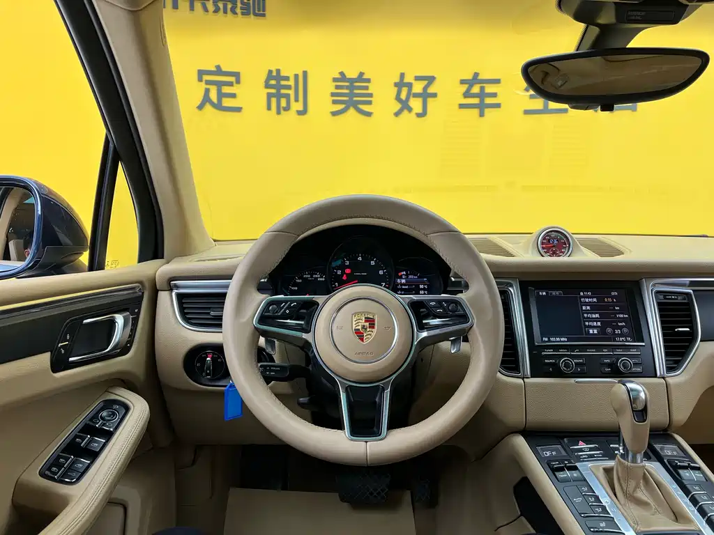 Porsche Macan 2015 — фото 10