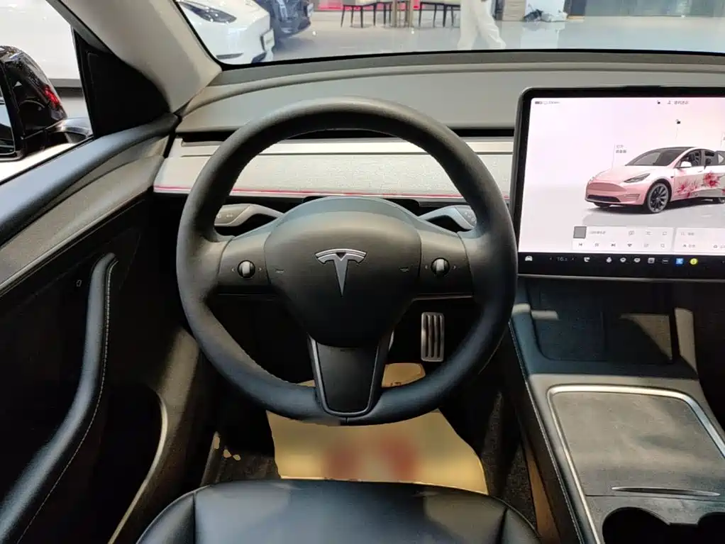 Tesla Model Y 2024 — фото 11