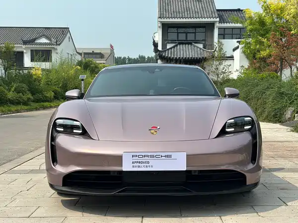 Porsche Taycan 2023