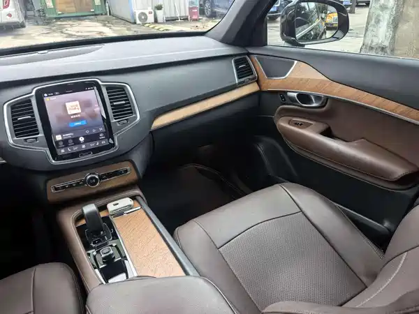 Volvo XC90 2024