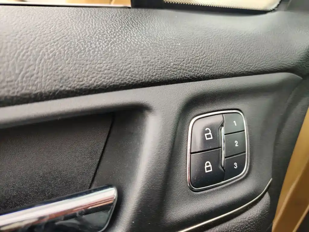 Lincoln MKC 2015 — фото 14