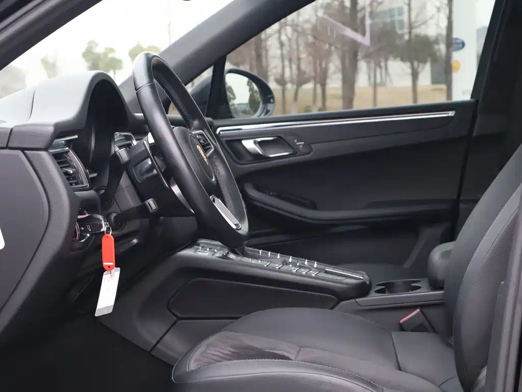 Porsche Macan 2015 — фото 15