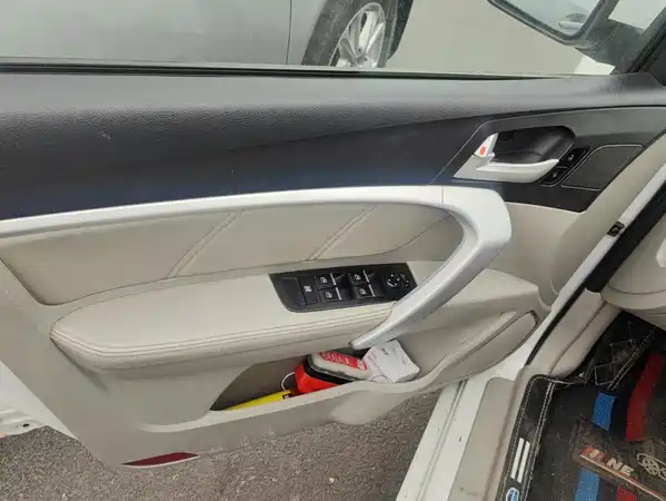 Geely Emgrand 2016