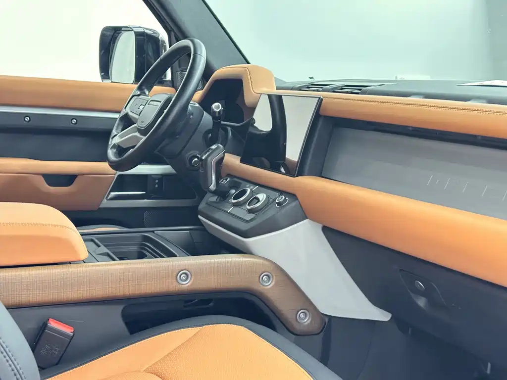 Land Rover Defender 2021 — фото 14