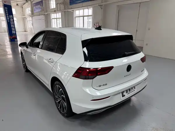 Volkswagen Golf 2021