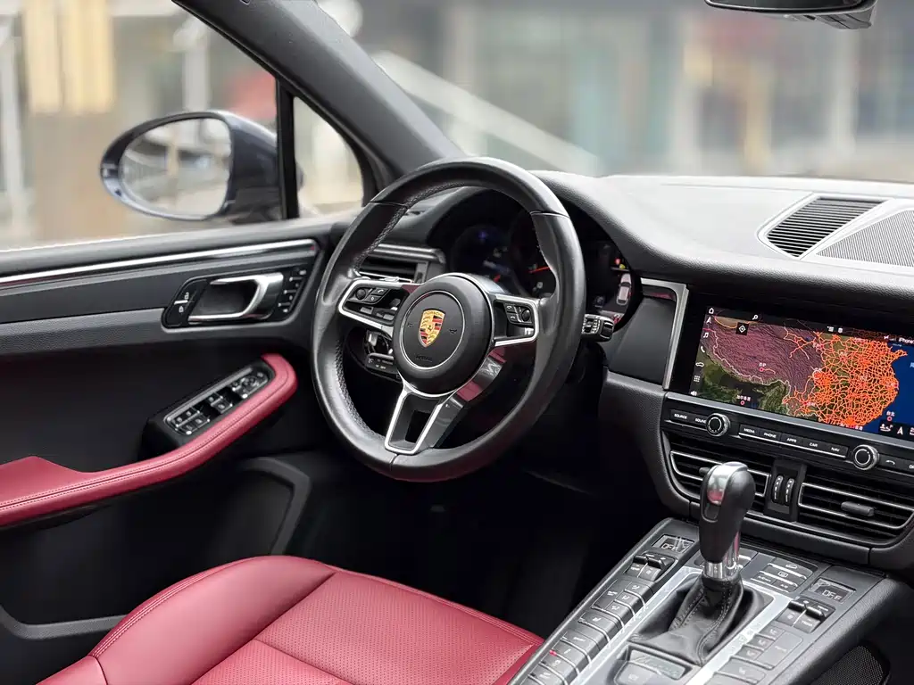 Porsche Macan 2019 — фото 11