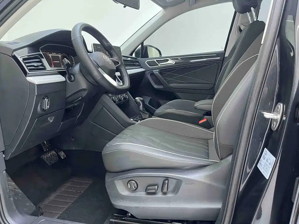 Volkswagen Tiguan L 2023