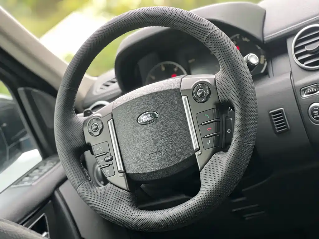 Land Rover Discovery 2014 — фото 17